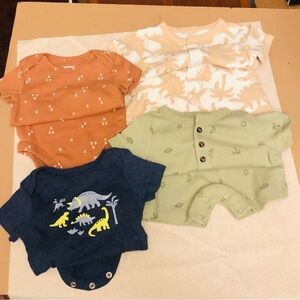 Carter's Kids Bodysuit Set - Blue, Green, Orange, Cream Onesies 6-9mos